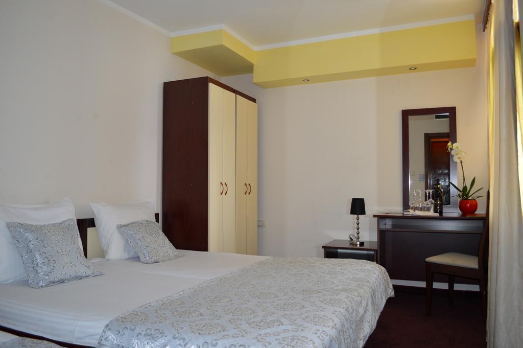 Hotel Lighthouse Igalo Pokoj fotografie